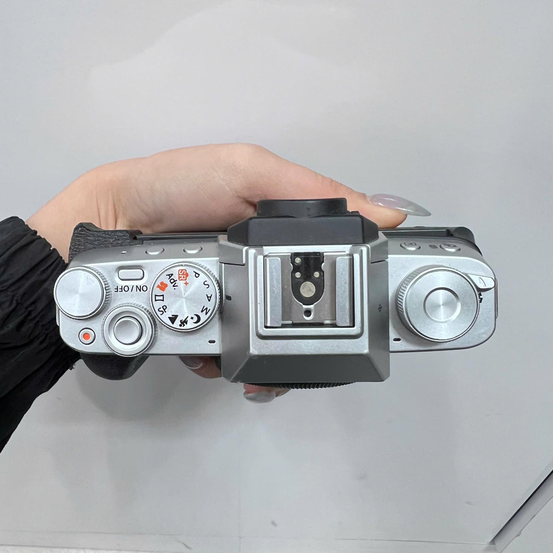 Fujifilm X-T200 Kèm lens | Bạc | Vàng - ảnh 4