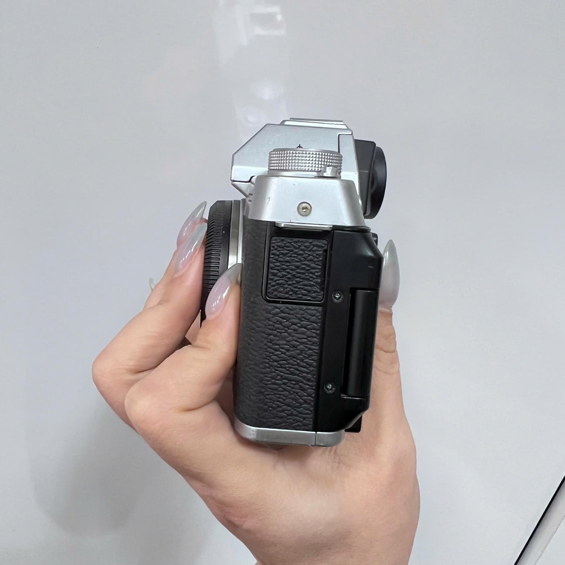 Fujifilm X-T200 Kèm lens | Bạc | Vàng - ảnh 3
