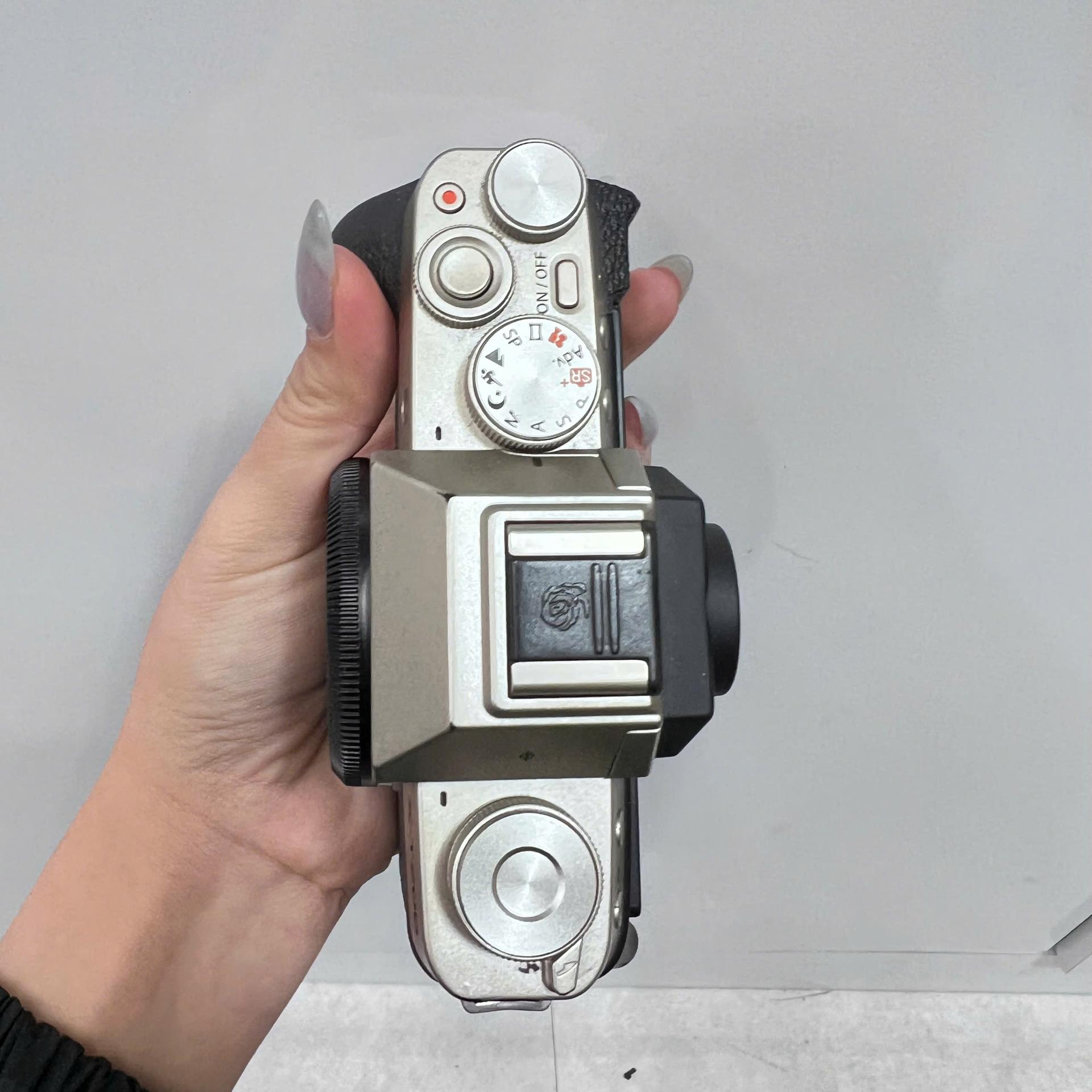 Fujifilm X-T200 Kèm lens | Bạc | Vàng - ảnh 5