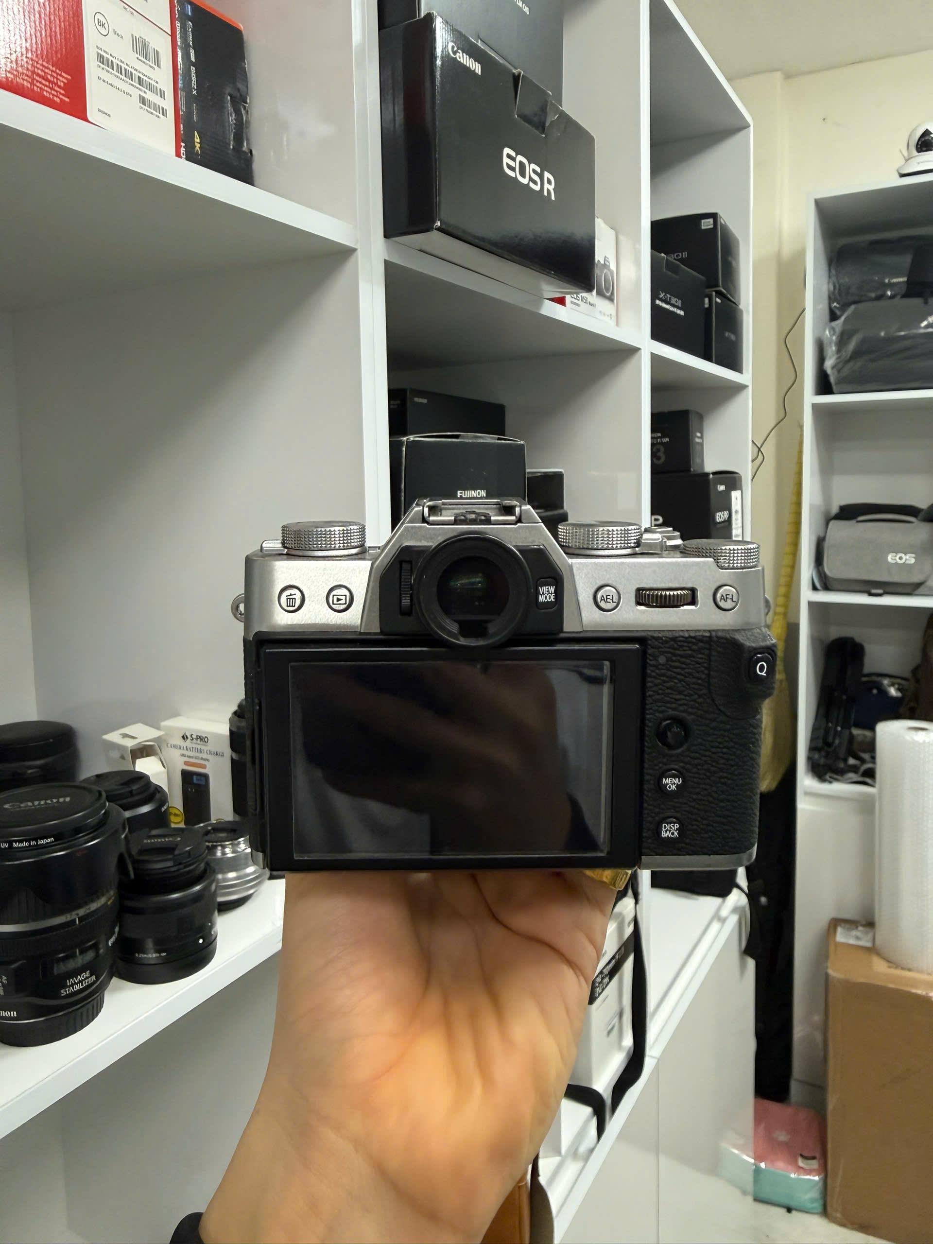 Fujifilm X-T30 Kèm lens Bạc | Đen - ảnh 3