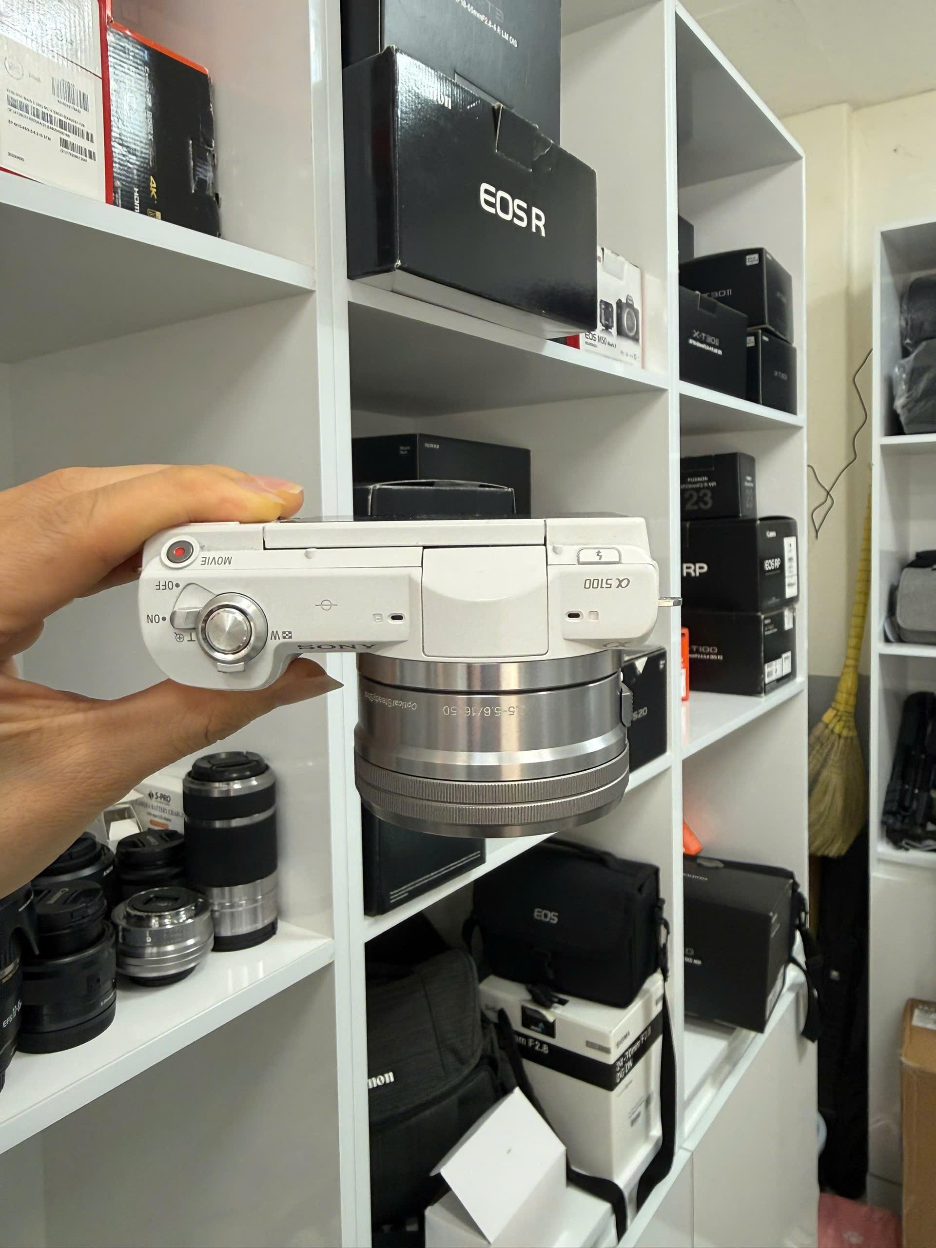 Sony A5100 - ảnh 2